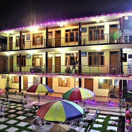Hotel Chetna Manāli Zewnętrze zdjęcie