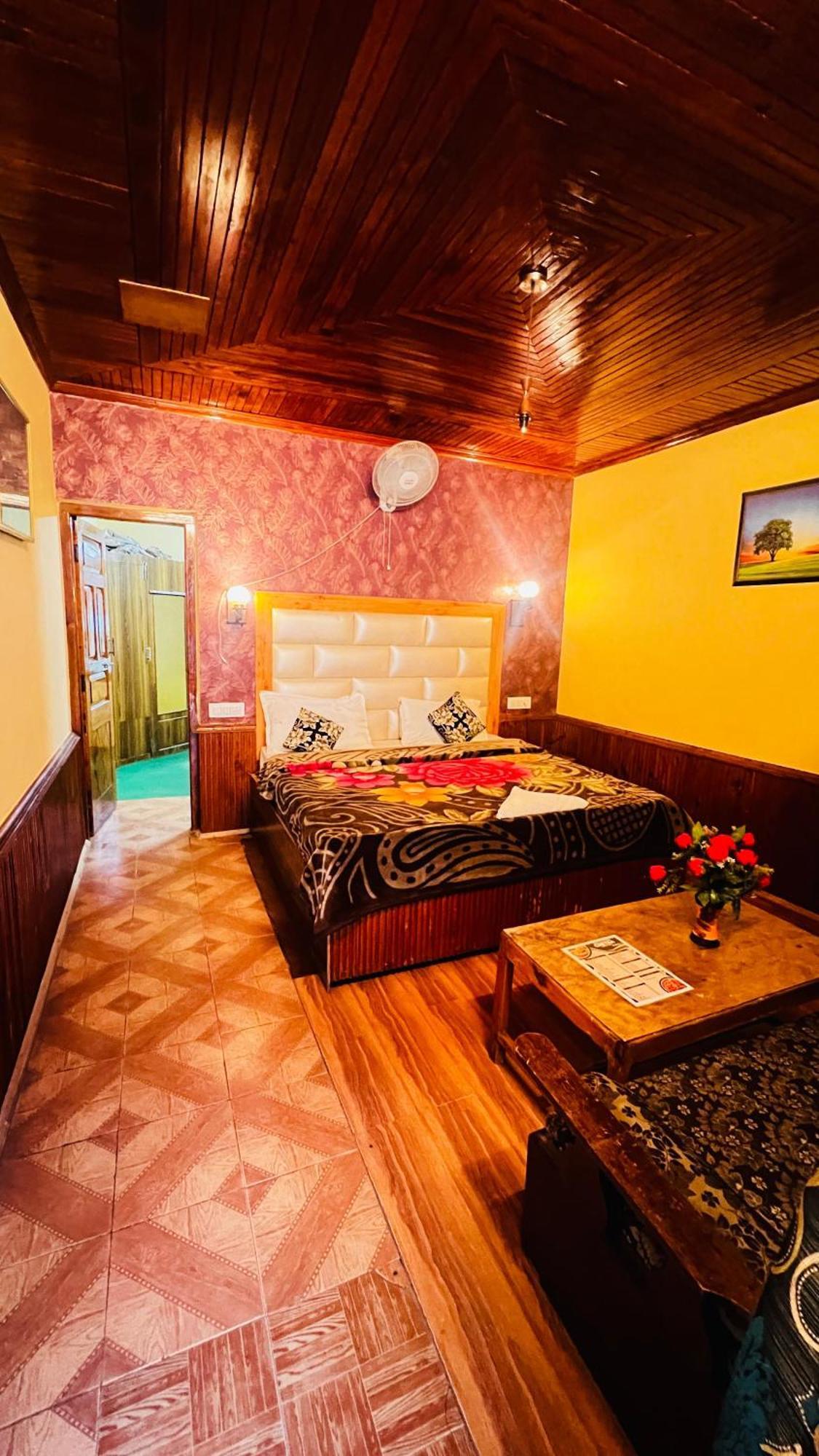 Hotel Chetna Manāli Zewnętrze zdjęcie