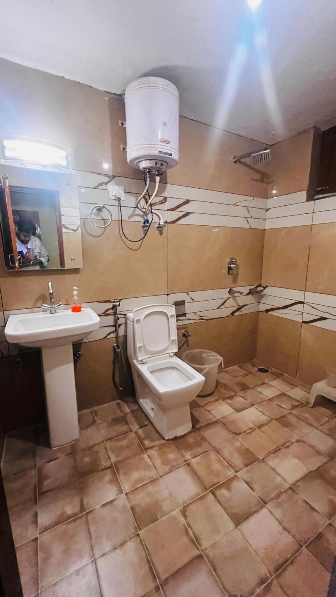 Hotel Chetna Manāli Zewnętrze zdjęcie