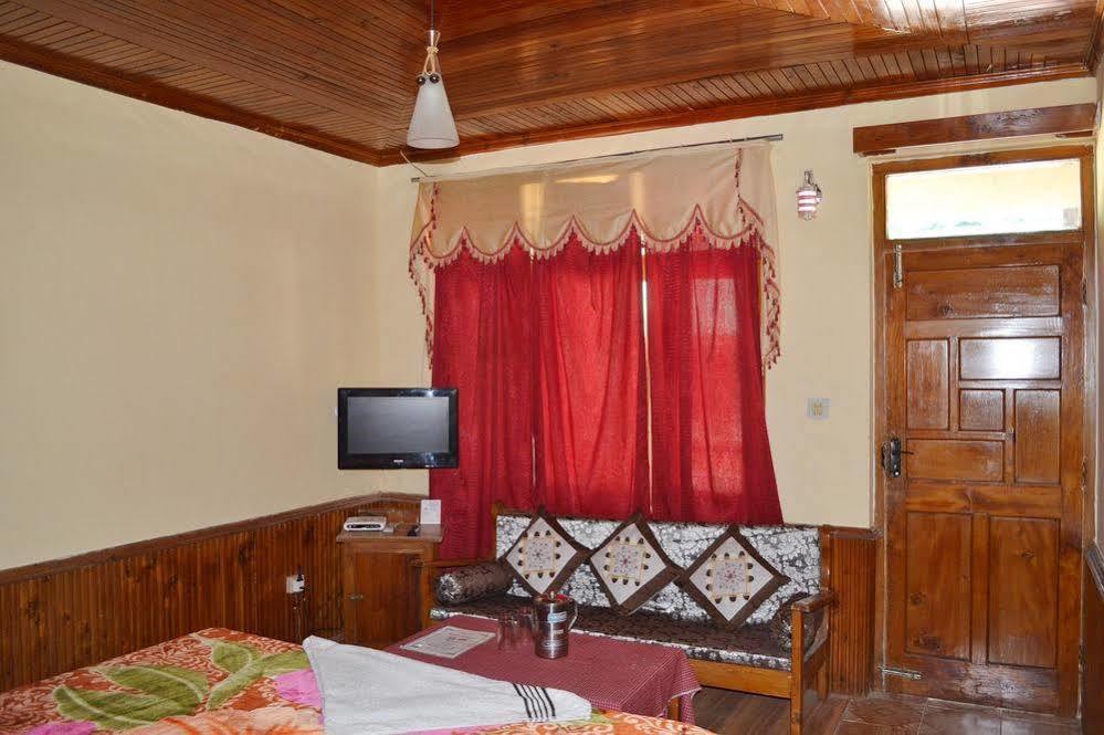 Hotel Chetna Manāli Zewnętrze zdjęcie