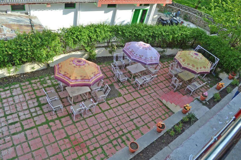 Hotel Chetna Manāli Zewnętrze zdjęcie