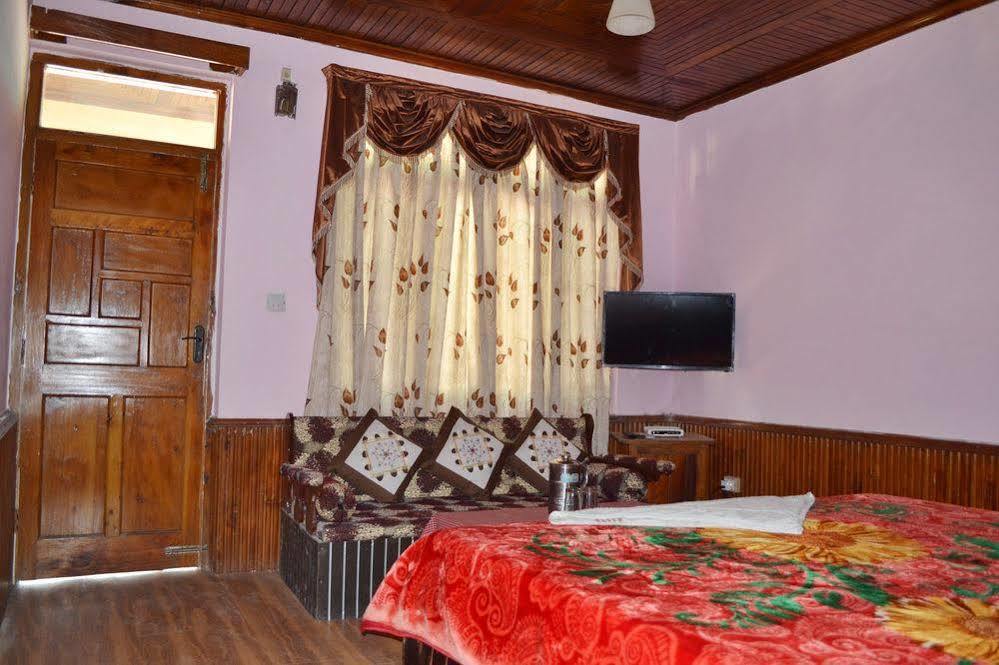 Hotel Chetna Manāli Zewnętrze zdjęcie