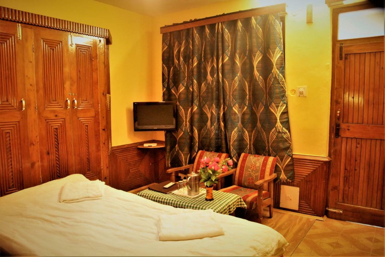 Hotel Chetna Manāli Zewnętrze zdjęcie