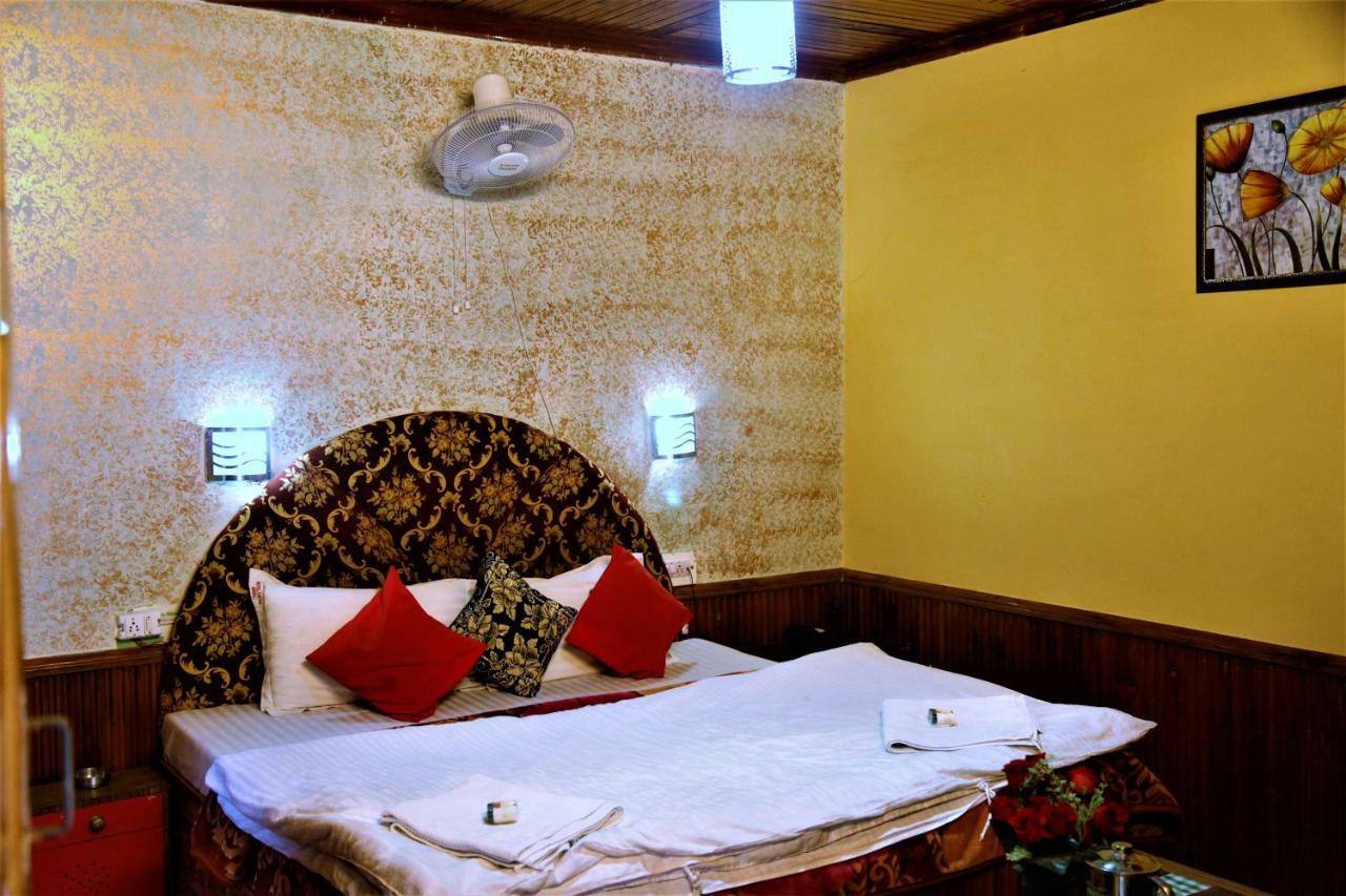 Hotel Chetna Manāli Zewnętrze zdjęcie